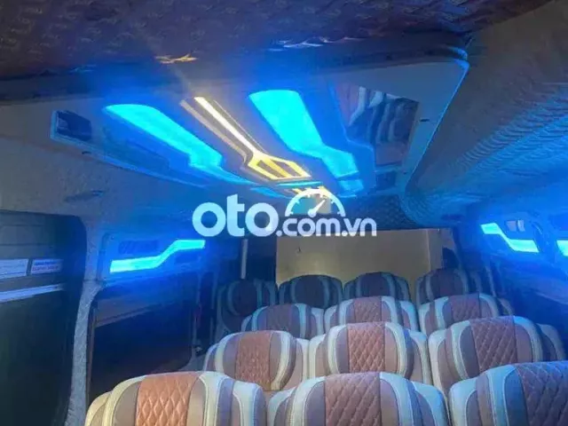 Ford Transit 2023 Tiêu chuẩn