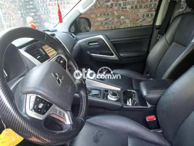 18 1070 2021 4x4 AT Premium - 12 km