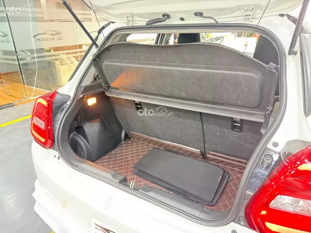 Swift 2022 hàng hiếm 8.000km - tặng miễn phí body kít