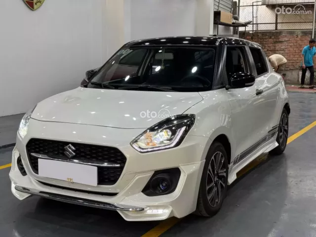 Swift 2022 hàng hiếm 8.000km - tặng miễn phí body kít