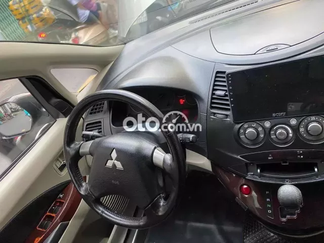 Mitsubishi Grandis 2009 2.4 Mivec - 120000 km