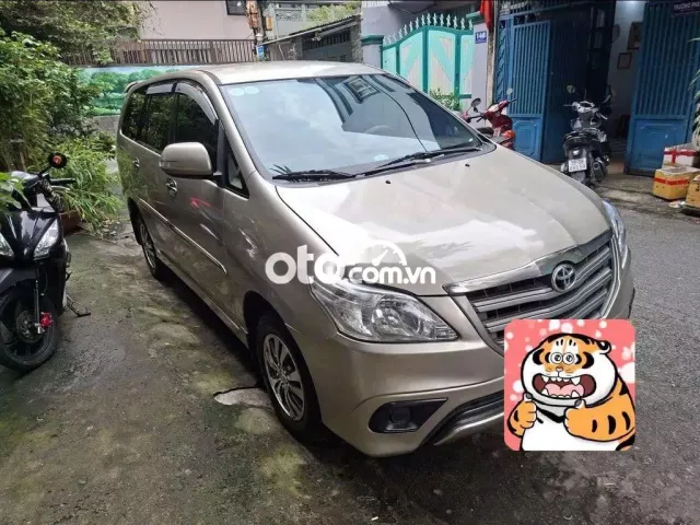 Anh mình bán Inova2015 số sàn, ~100kkm,xe gia đình