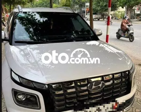 Xe Venue bản 2025 Đặc Biệt Trắng