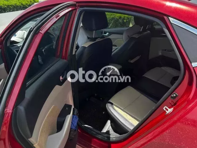 Hyundai Accent 2020 1.4MT - 900000 km