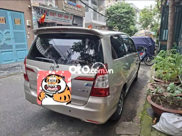 Anh mình bán Inova2015 số sàn, ~100kkm,xe gia đình