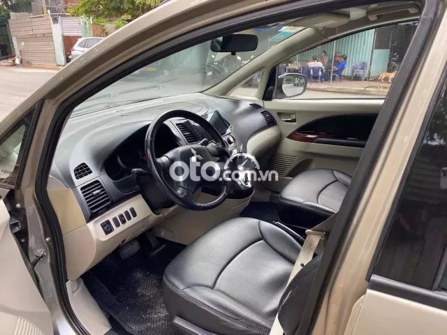 Mitsubishi Grandis 2009 2.4 Mivec - 120000 km