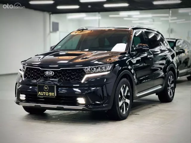 Den Huyền Bí Model 2021