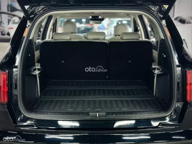 Den Huyền Bí Model 2021