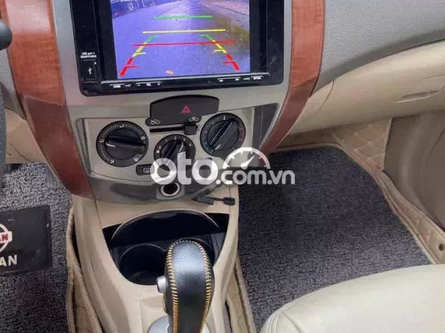 Nissan Grand livina 2010 1.8 AT Siu Đẹp