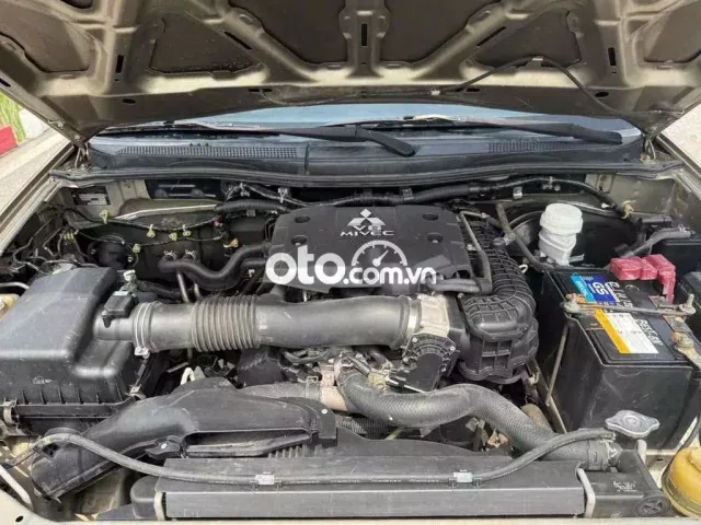 Mitsubishi Pajero Sport 2015