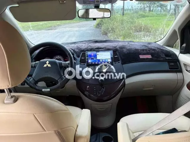 Mitsubishi Grandis 2008 2.4 AT