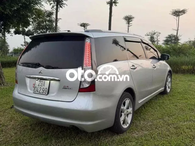 Mitsubishi Grandis 2008 2.4 AT