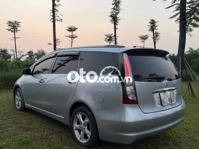 Mitsubishi Grandis 2008 2.4 AT