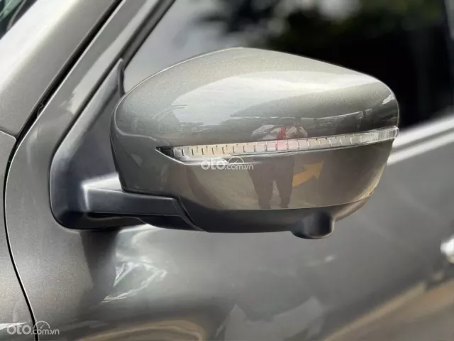 Bán xe bán tải đời 2021, màu xám Titan sang trọng