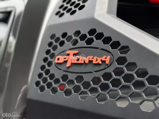 Bán xe bán tải đời 2021, màu xám Titan sang trọng