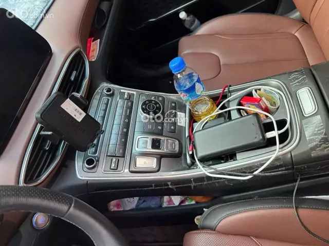 Màu đen biển phố cam kết