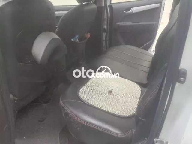 2016 LS 2.5 4x2 AT - 247000 km