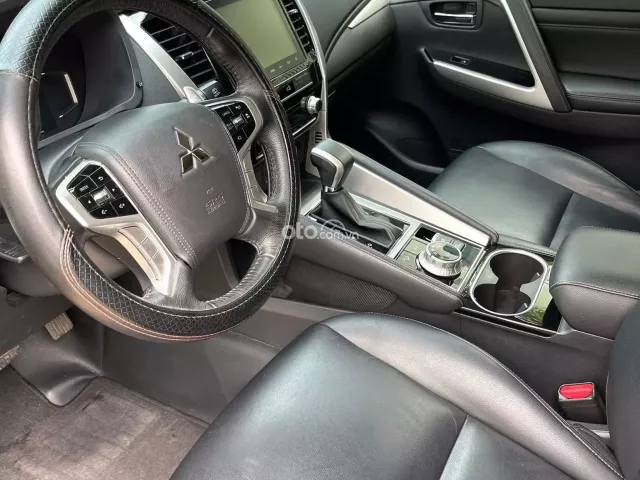 Mitsubishi Pajero Sport 2022 số tự động tại Hà Nội