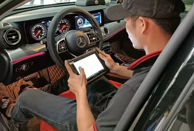 Chi phí bảo dưỡng Mercedes-Benz GLC 300 cũ .