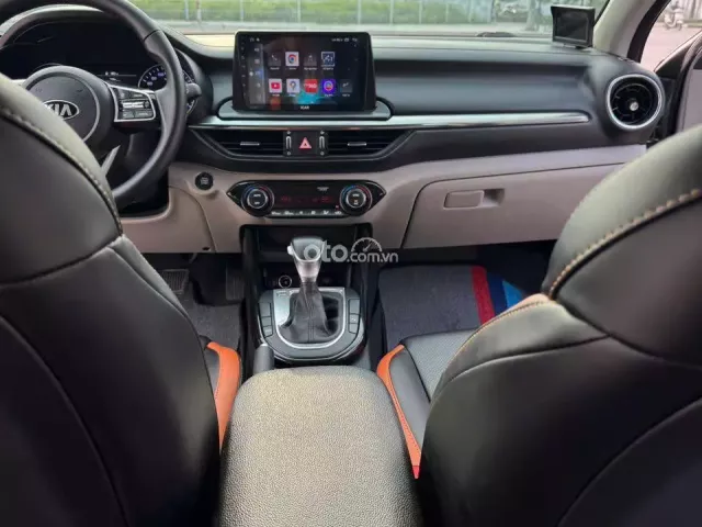 Form dáng thể thao, nội thất cao cấp