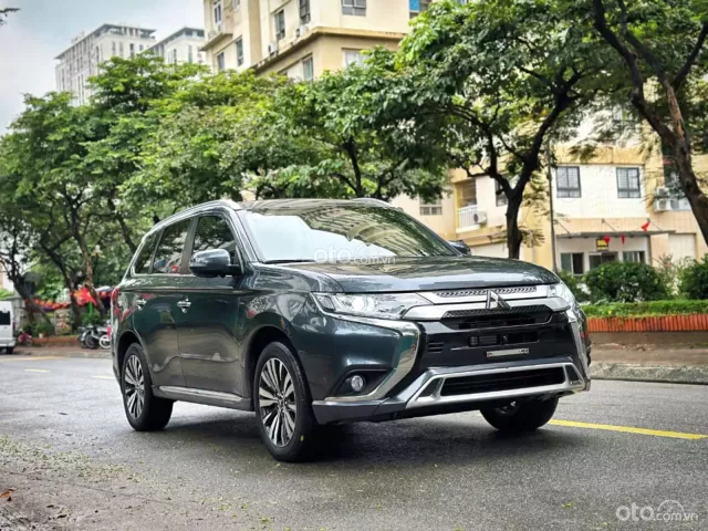 Xe đẹp chạy ít km zin 100% siêu mới