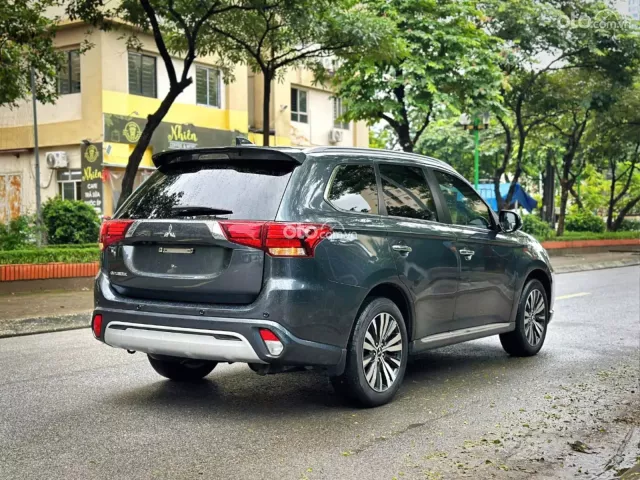 Xe đẹp chạy ít km zin 100% siêu mới