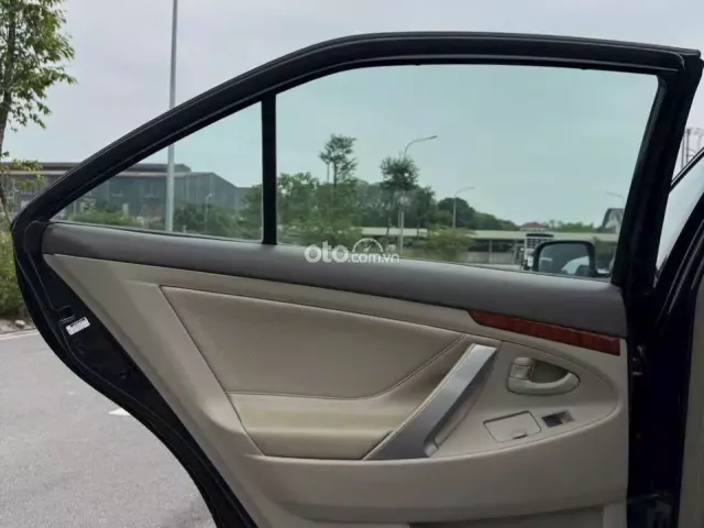 Bán Camry 2.0E đời 2010, số tự động, nhập khẩu