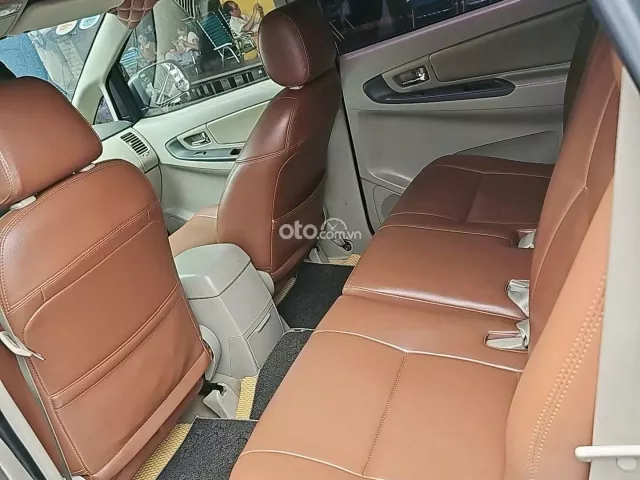 Nhà xử dụng kỹ, đăng kiểm còn dài