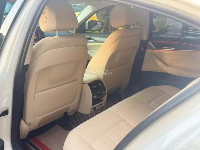 BMW 520i Luxury Line 2022 6
