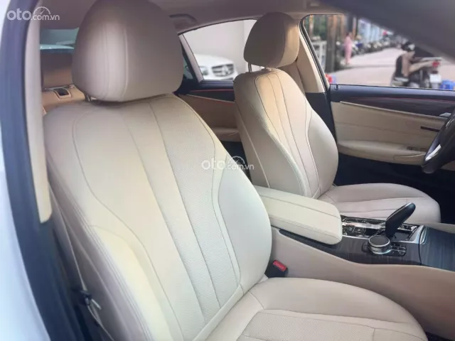 BMW 520i Luxury Line 2022 7