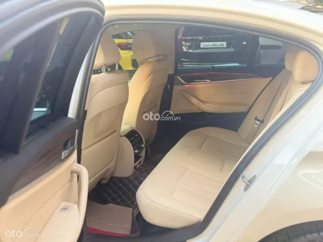 BMW 520i Luxury Line 2022 12