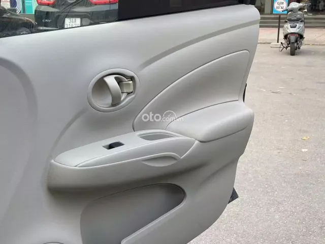 Xe tình trạng cực đẹp, full option tiện nghi