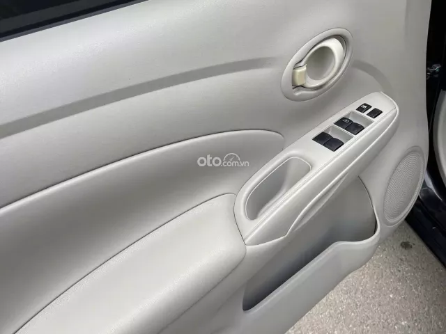 Xe tình trạng cực đẹp, full option tiện nghi