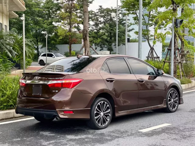Toyota Corolla Altis 2.0V  2015 5
