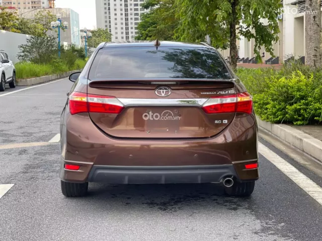 Toyota Corolla Altis 2.0V  2015 6