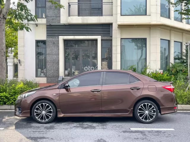 Toyota Corolla Altis 2.0V  2015 7