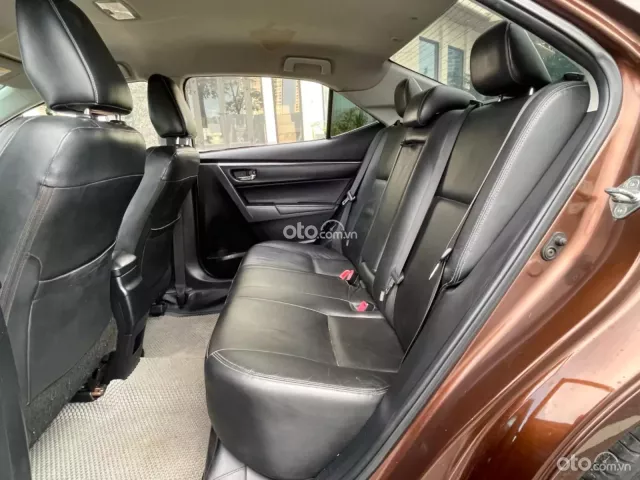 Toyota Corolla Altis 2.0V  2015 9