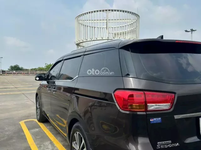 Kia Sedona 2.2 Luxury 2018 7