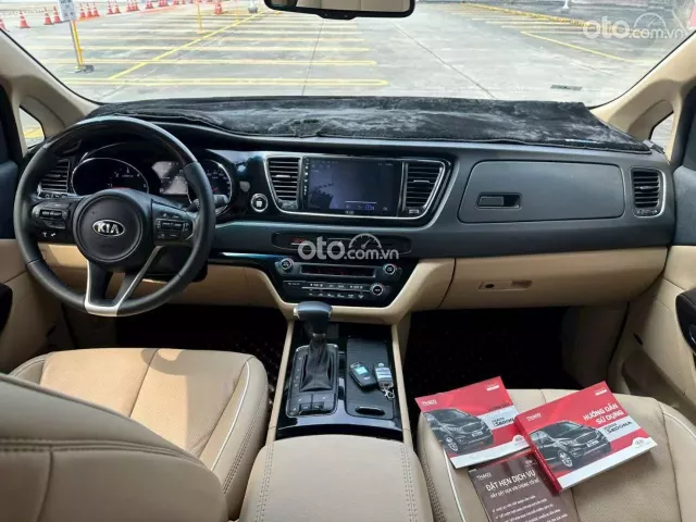 Kia Sedona 2.2 Luxury 2018 10