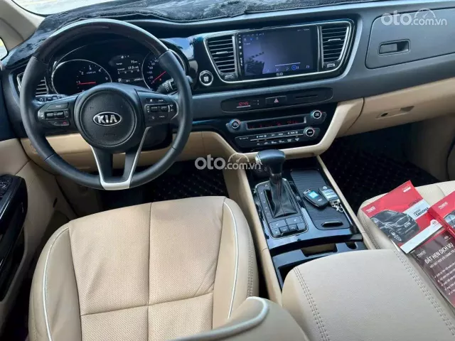 Kia Sedona 2.2 Luxury 2018 11