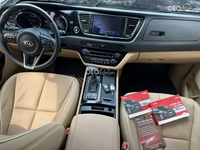 Kia Sedona 2.2 Luxury 2018 15