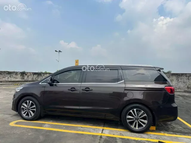 Kia Sedona 2.2 Luxury 2018 4