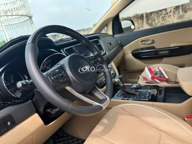 Kia Sedona 2.2 Luxury 2018 16