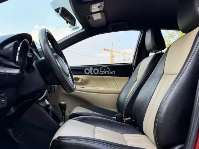 Toyota Yaris 1.3E 2014 14