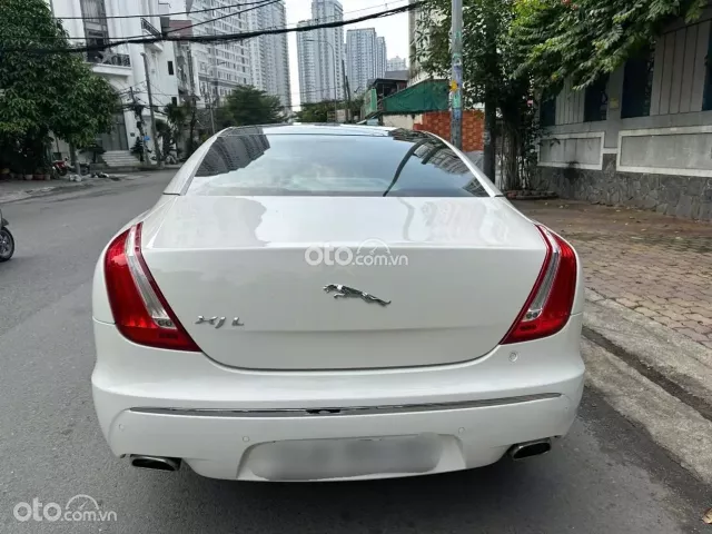 Jaguar XJL V8 2011 3
