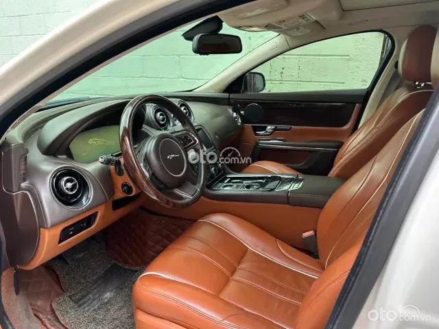 Jaguar XJL V8 2011 8