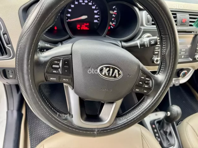 Kia Rio 1.4 AT 2016 5