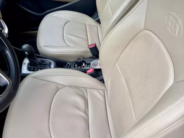 Kia Rio 1.4 AT 2016 6