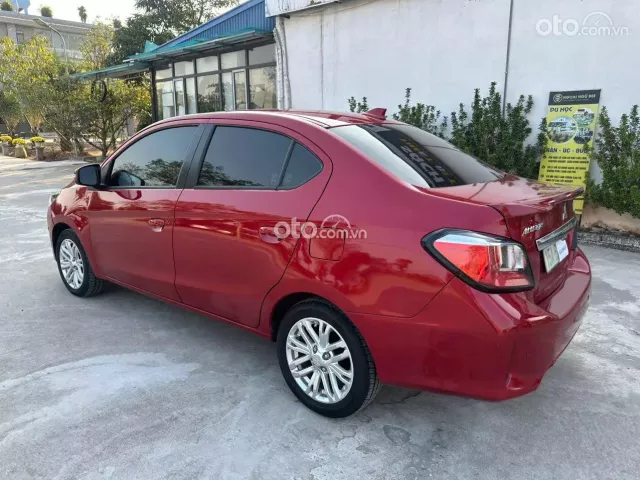 Xe đẹp, trang bị nội thất đầy đủ, chủ cực giữ gìn