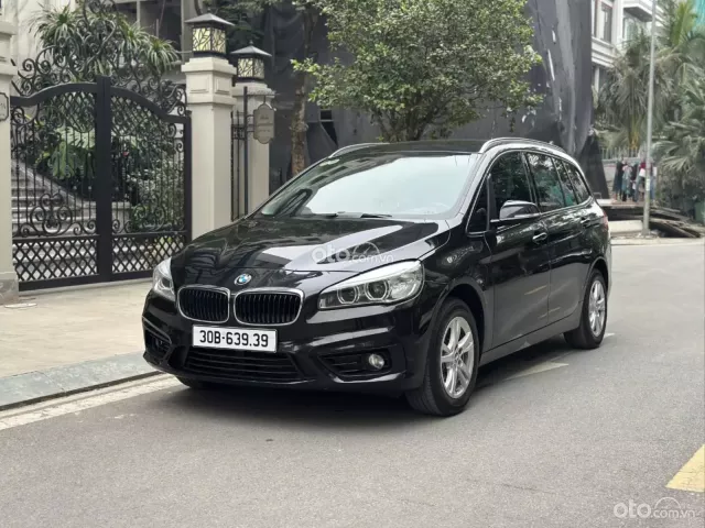 MPV gia đình rộng rãi, giá cực tốt